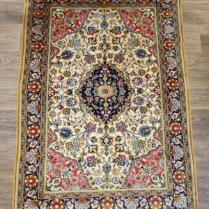 Beautiful Handwoven Authentic Persian Ghum Rug Silk & Wool Size 3'6"×5'1" #PG541