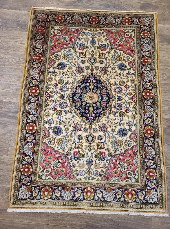 Beautiful Handwoven Authentic Persian Ghum Rug Silk & Wool Size 3'6"×5'1" #PG541
