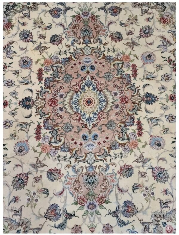 Fine quality handwoven tabriz design Persian rug size 5'x7' circa 1960s