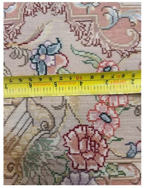 Fine quality handwoven tabriz design Persian rug size 5'x7' circa 1960s