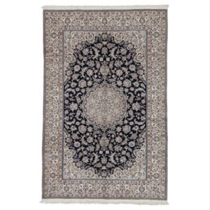 Ivory Traditional Persian Wool Rug - 6'8" x 10'3"