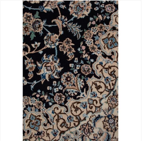 Ivory Traditional Persian Wool Rug - 6'8" x 10'3"