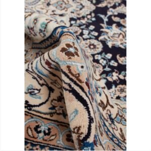 Ivory Traditional Persian Wool Rug - 6'8" x 10'3"